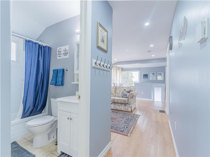 Sunset Paradise Waterfront Cottage Nestleton Station Cottage Rental