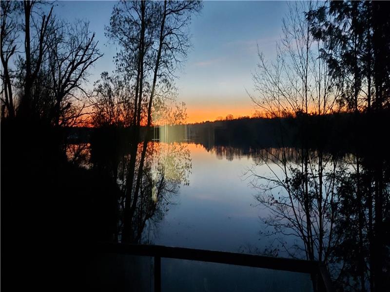 MODERN WATERFRONT CRANBERRY LAKE Seeleys Bay Cottage Rental PL