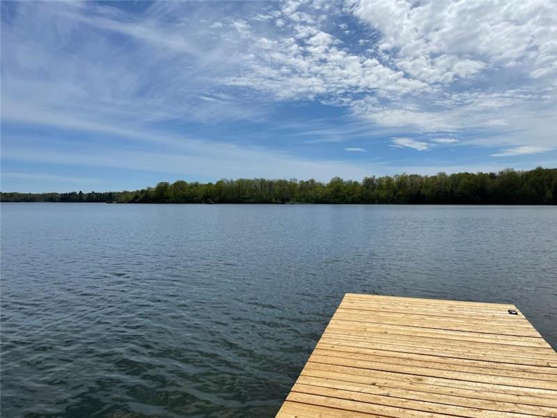 MODERN WATERFRONT CRANBERRY LAKE Seeleys Bay Cottage Rental PL
