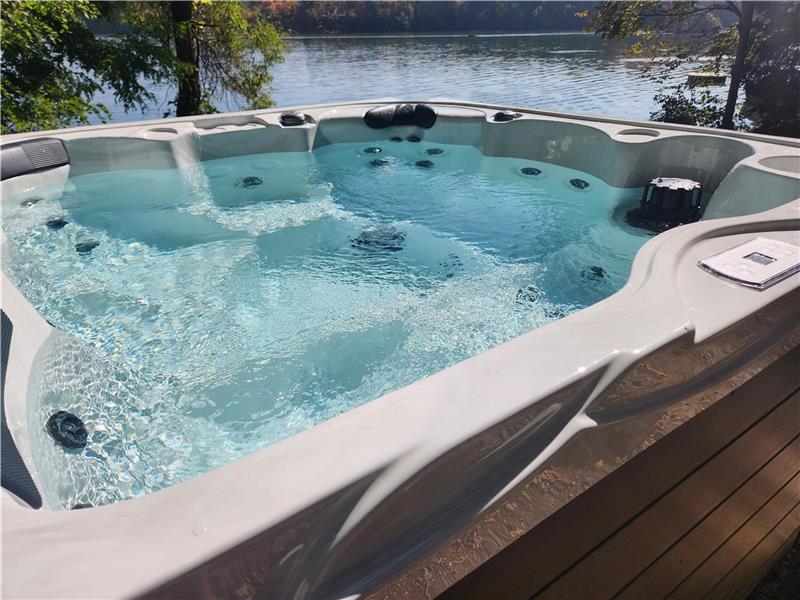 MODERN WATERFRONT CRANBERRY LAKE Seeleys Bay Cottage Rental PL