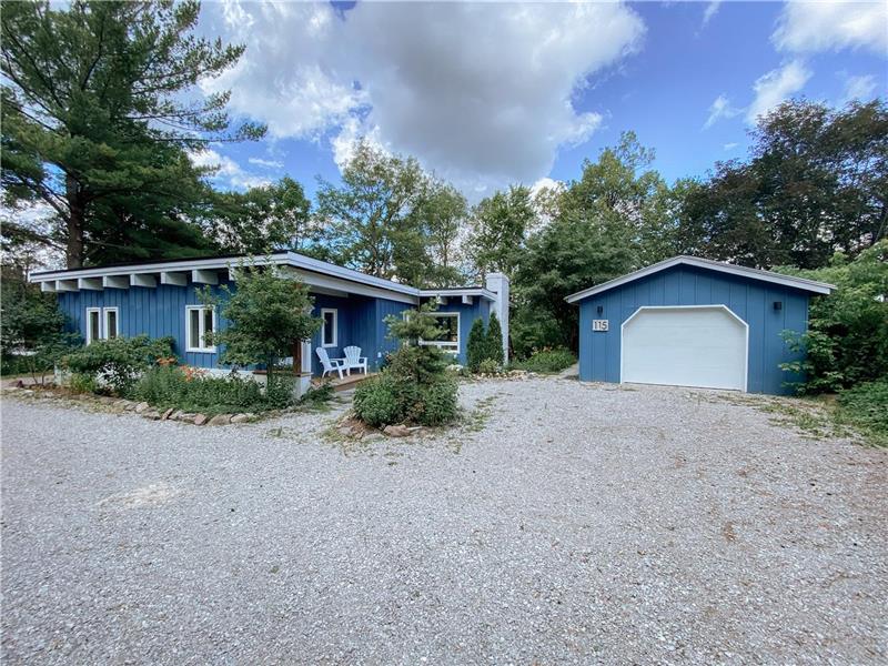 Muskoka Paddle House 4 season Bracebridge Cottage Rental DI36207