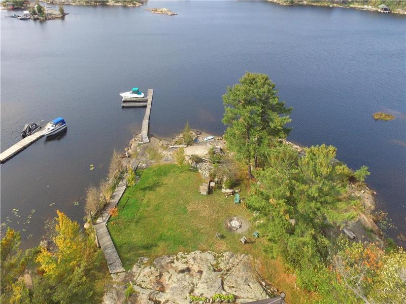 Quiet Wilderness Paradise, Clean Honey Harbour Cottage Rental GL