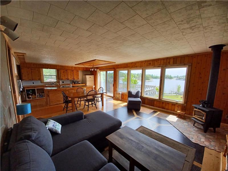 Quiet Wilderness Paradise, Clean Honey Harbour Cottage Rental GL