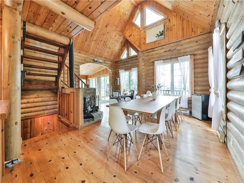 Chalet la Bellevue du Lac GrenvillesurlaRouge Cottage Rental DI