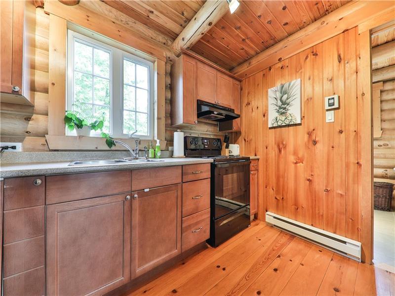 Chalet la Bellevue du Lac GrenvillesurlaRouge Cottage Rental DI