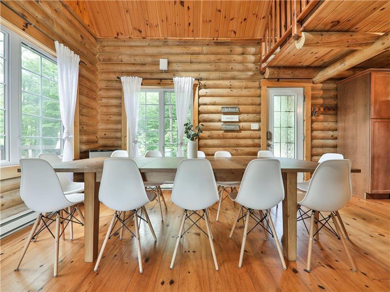 Chalet la Bellevue du Lac GrenvillesurlaRouge Cottage Rental DI