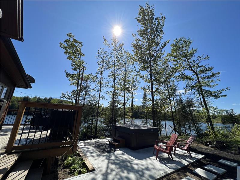 Chalet la Bellevue du Lac GrenvillesurlaRouge Cottage Rental DI