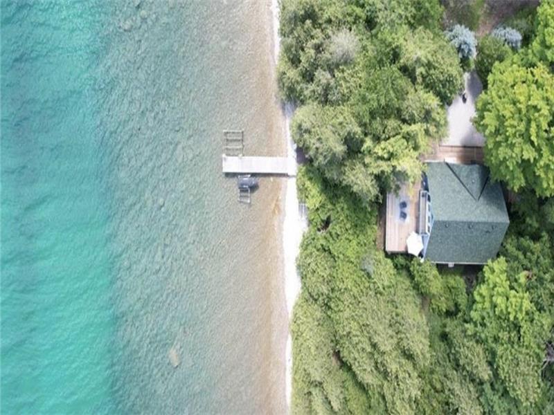 Highview 4 season Beach House Wiarton Cottage Rental PL36390