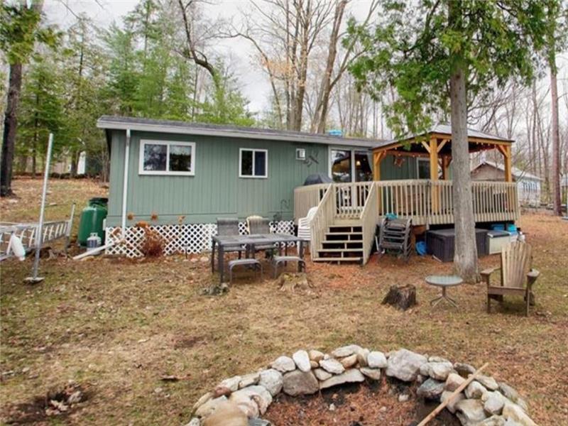 Maple Grove Retreat on Mink Lake Eganville Cottage Rental GL36455