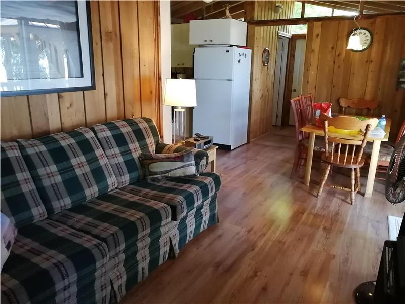 Maple Grove Retreat on Mink Lake Eganville Cottage Rental GL36455