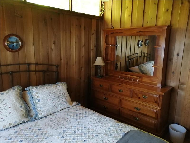 Maple Grove Retreat on Mink Lake Eganville Cottage Rental GL36455