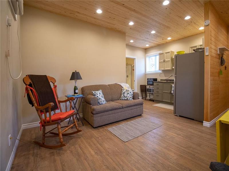 Big Fun Little Cottage Cozy Port Burwell Cottage Rental PL36524 CottagesInCanada