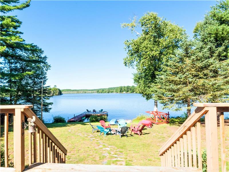 Lakefront Getaway Cottage in Haliburton Cottage Rental DI36534