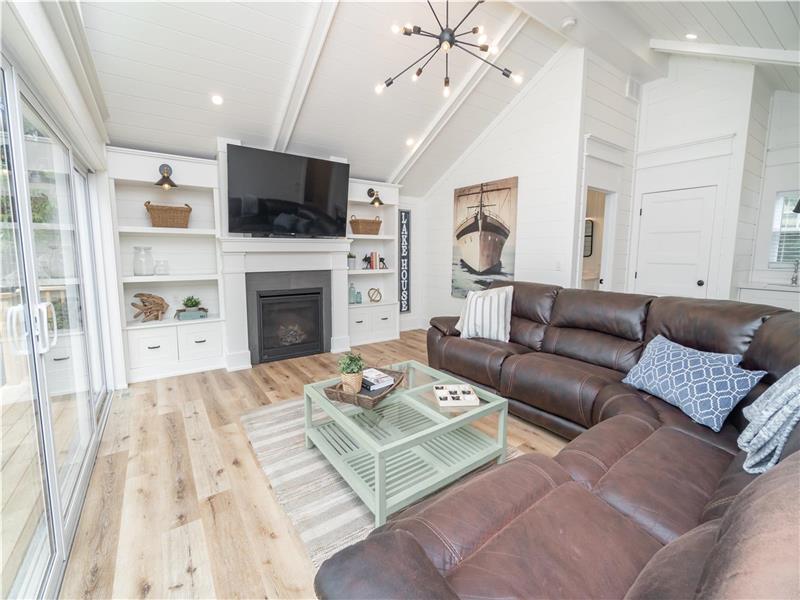 Water Wonderland w/ Hot Tub, Katrine Cottage Rental GL36552