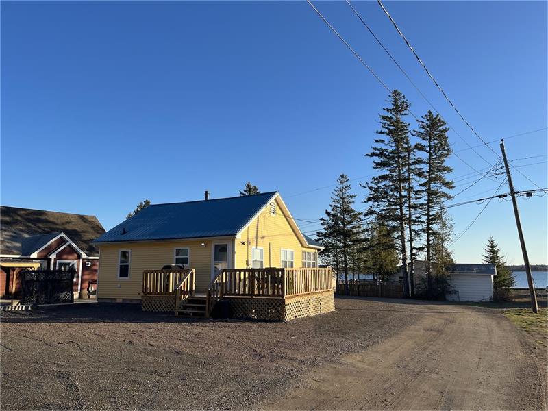 Beautiful Waterview Cottage in Shediac Cottage Rental PL36557