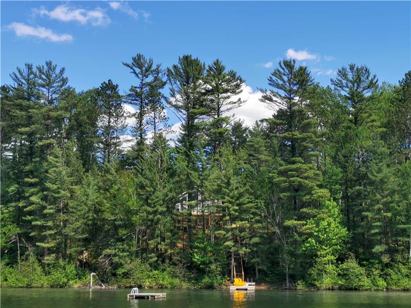 Luxurious Lake Front Cottage Kazabazua / Danford Lake Cottage