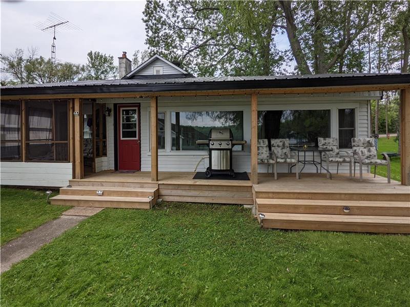 Trent River Waterfront Getaway Rice Lake Cottage Rental PL36627