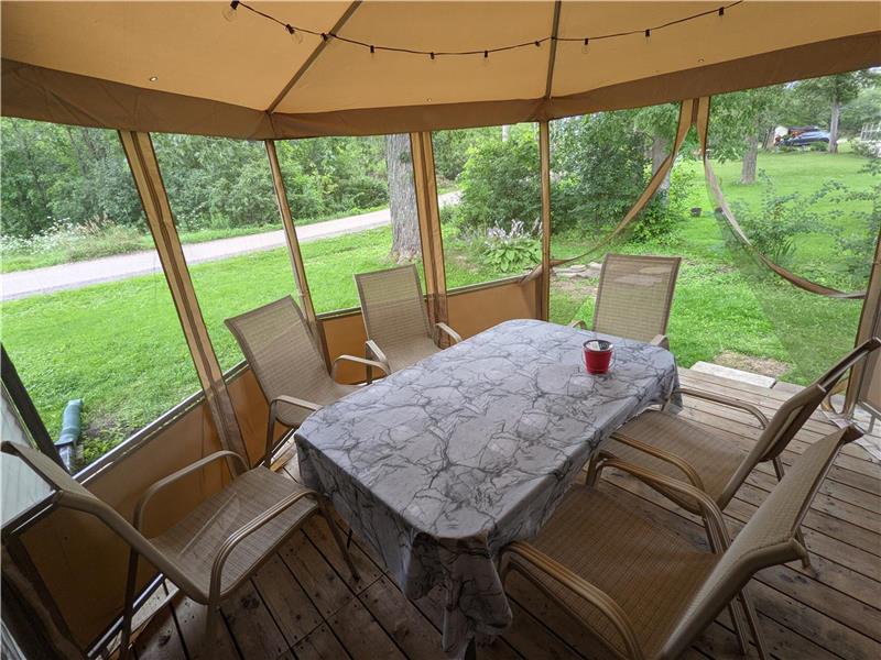 Trent River Waterfront Getaway Rice Lake Cottage Rental PL36627