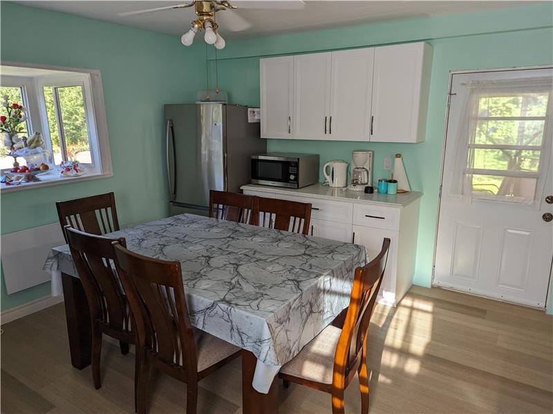 Trent River Waterfront Getaway Rice Lake Cottage Rental PL36627