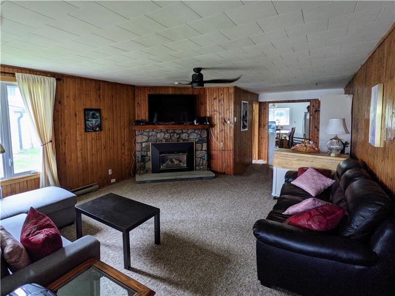 Trent River Waterfront Getaway Rice Lake Cottage Rental PL36627