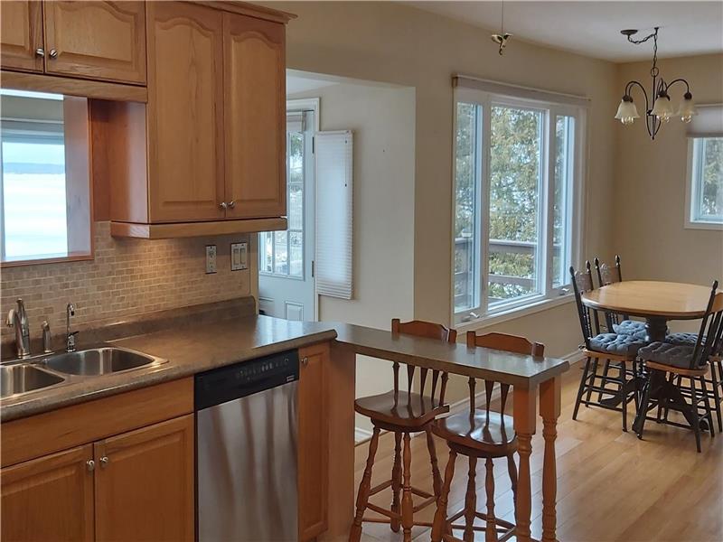 Lakehouse on Hay Bay new listing Napanee Cottage Rental PL36713