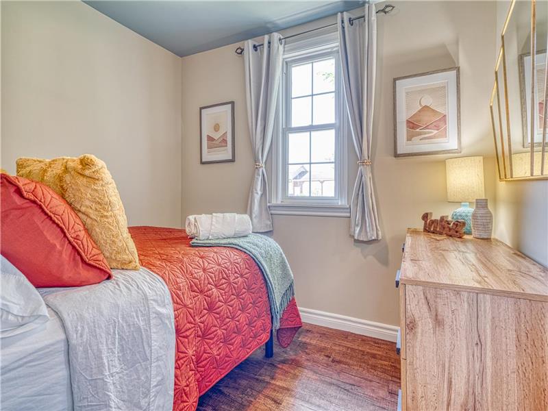 SUMMER 2024 DATES OPEN!!! Cozy Selkirk Cottage Rental PL36773