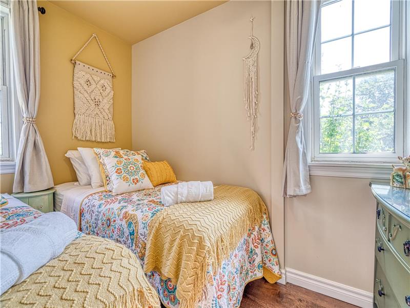 SUMMER 2024 DATES OPEN!!! Cozy Selkirk Cottage Rental PL36773