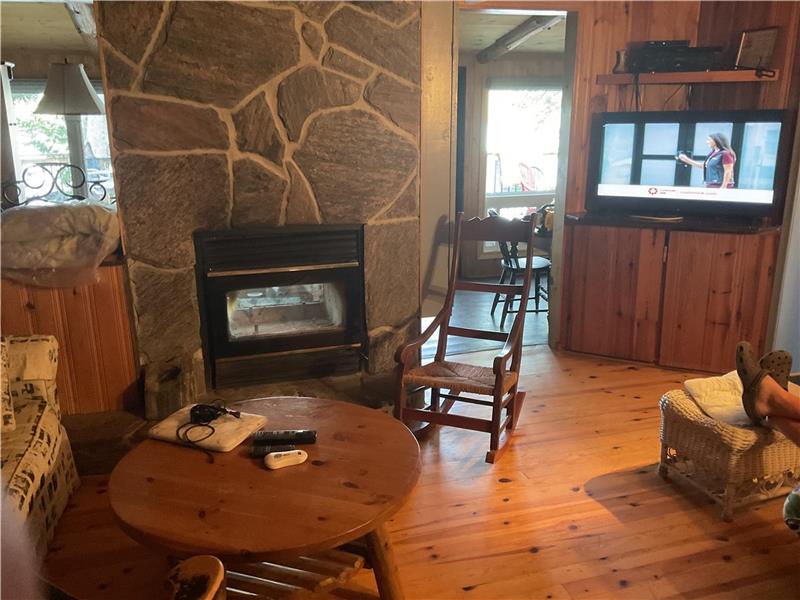 Cottages on Clear Lake at Torrance, Torrance Cottage Rental GL36903 CottagesInCanada
