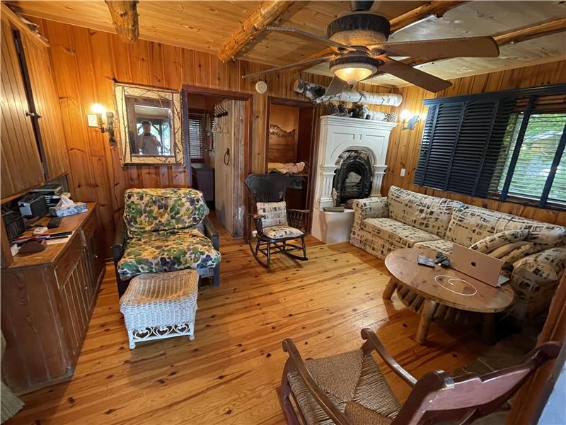 Cottages on Clear Lake at Torrance, Torrance Cottage Rental GL36903 CottagesInCanada