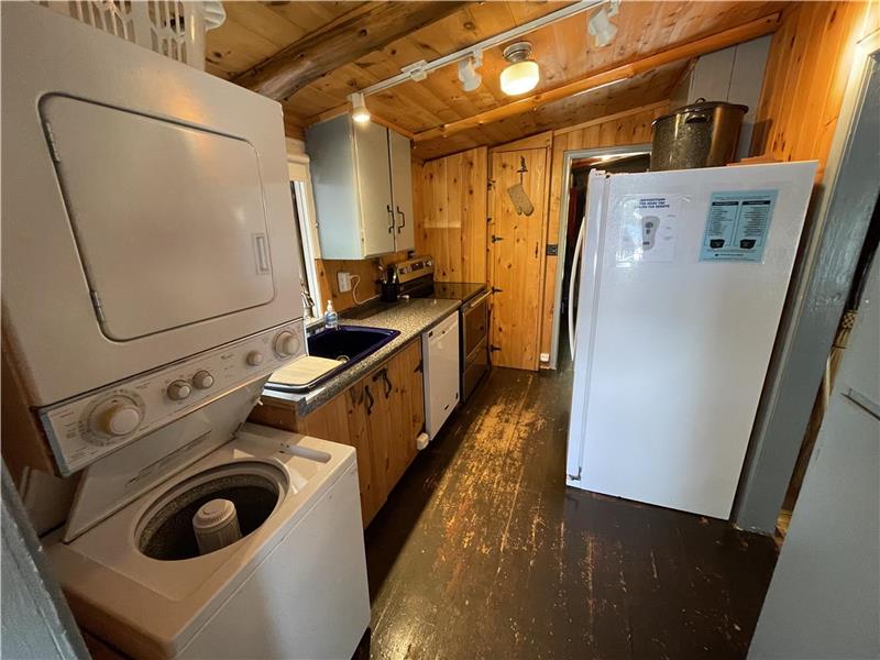 Cottages on Clear Lake at Torrance, Torrance Cottage Rental GL36903 CottagesInCanada