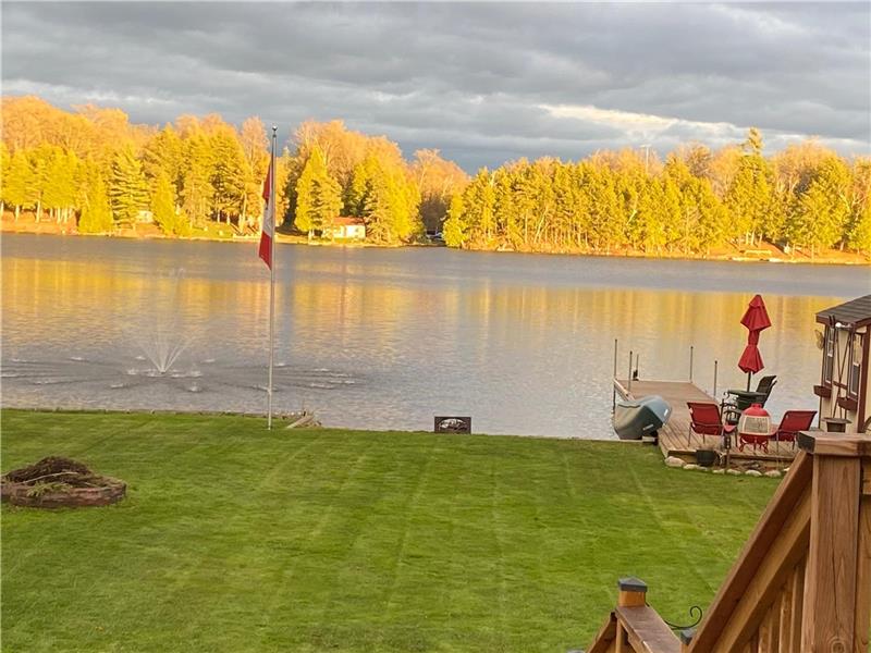 Beautiful Waterfront Cottage! Kawartha Lakes Cottage Rental PL
