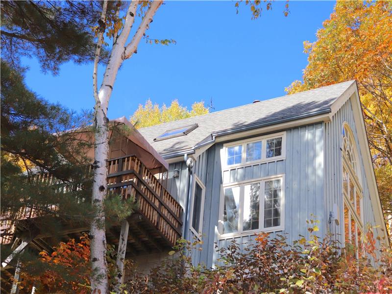 STUNNING Lakefront COTTAGE "SEPT Bancroft Cottage Rental DI36961