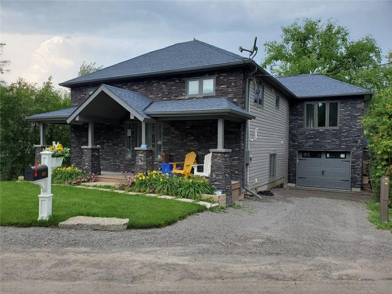 The Ritz Retreat on Lake Scugog Cottage Rental PL36992