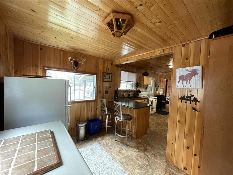 Come Enjoy the beauty of the North! Marten River Cottage Rental PL