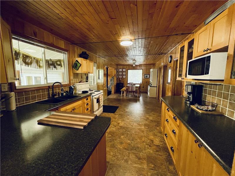 Come Enjoy the beauty of the North! Marten River Cottage Rental PL