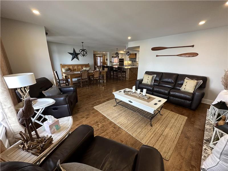 The Sunset Lake House Rideau Ferry Cottage Rental DI37062