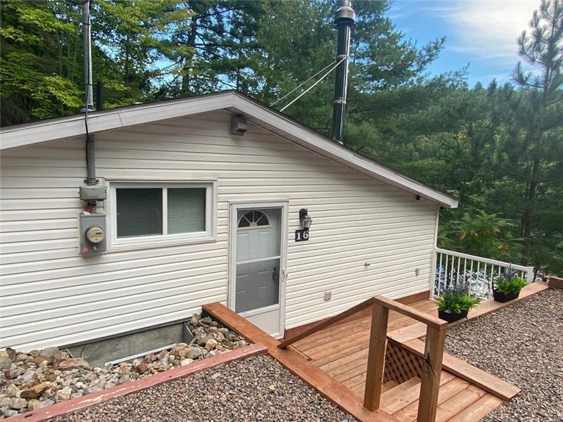 COTTAGE HIBOU ValdesMonts Cottage Rental PL37088 CottagesInCanada