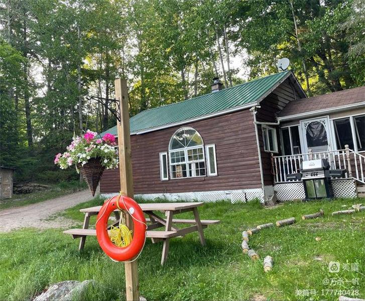 Ontario Waterfront Cottage on Clear Mcarthurs Mills Cottage Rental
