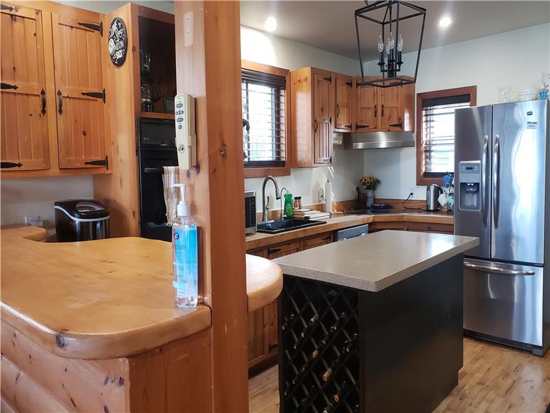 Sunshine Retreat Lake House Selkirk Cottage Rental DI37120