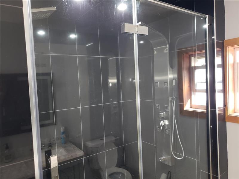 Sunshine Retreat Lake House Selkirk Cottage Rental DI37120