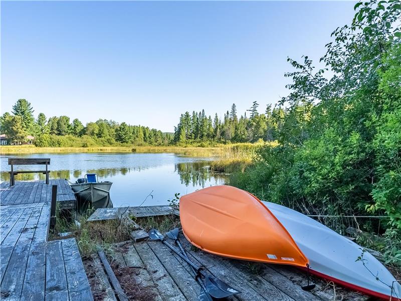 Large 5bed 4bath Lakefront home in Bancroft Cottage Rental PL37128 CottagesInCanada