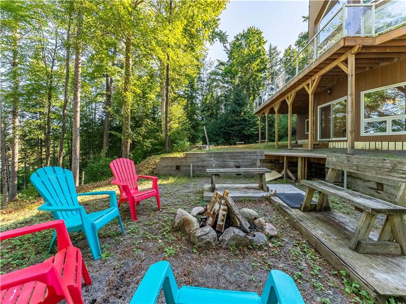 Large 5bed 4bath Lakefront home in Bancroft Cottage Rental PL37128 CottagesInCanada