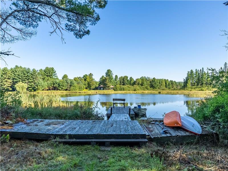 Large 5bed 4bath Lakefront home in Bancroft Cottage Rental PL37128 CottagesInCanada