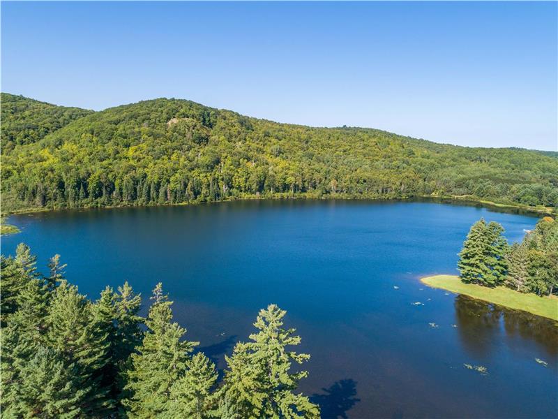 Large 5bed 4bath Lakefront home in Bancroft Cottage Rental PL37128 CottagesInCanada