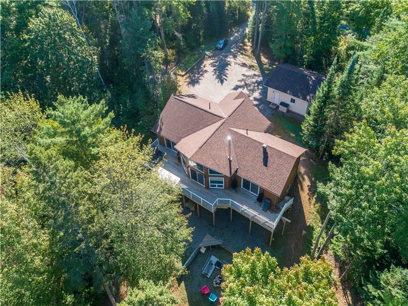 Large 5bed 4bath Lakefront home in Bancroft Cottage Rental PL37128 CottagesInCanada