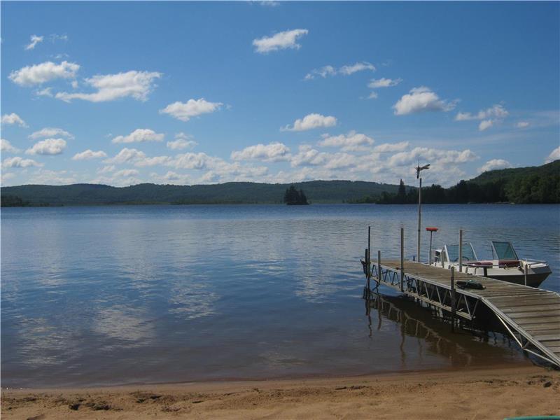 Negeek Lake Beach Front Cosy Combermere Cottage Rental DI37143