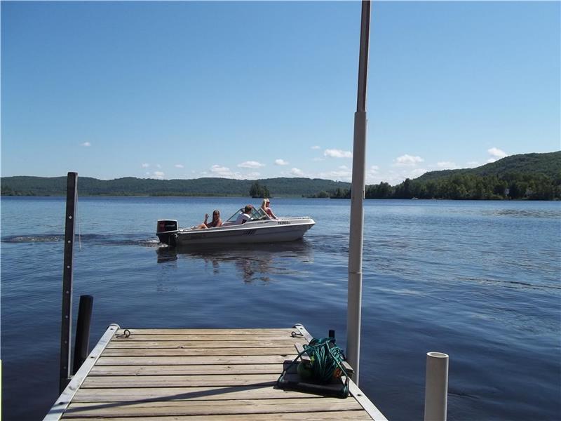 Negeek Lake Beach Front Cosy Combermere Cottage Rental DI37143