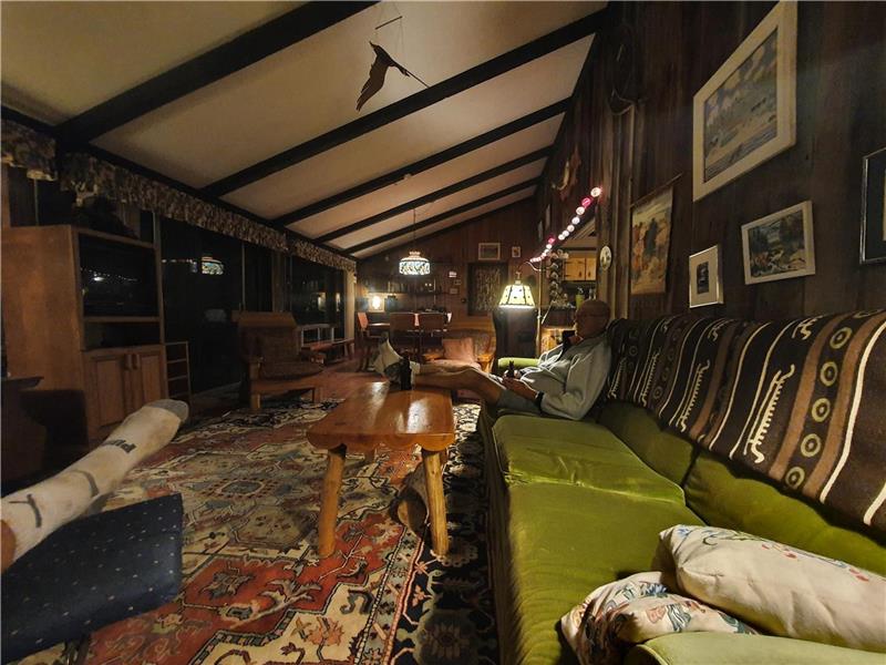 Negeek Lake Beach Front Cosy Combermere Cottage Rental DI37143