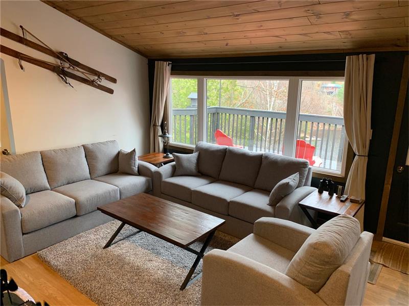 Hilltop on Hudson Dunchurch Cottage Rental PL37157 CottagesInCanada