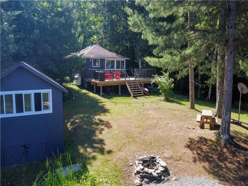 The W on Pigeon; outdoor sauna, Bobcaygeon Cottage Rental DI37160